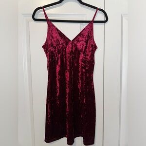 Vestique || Burgundy Velvet Dress size S